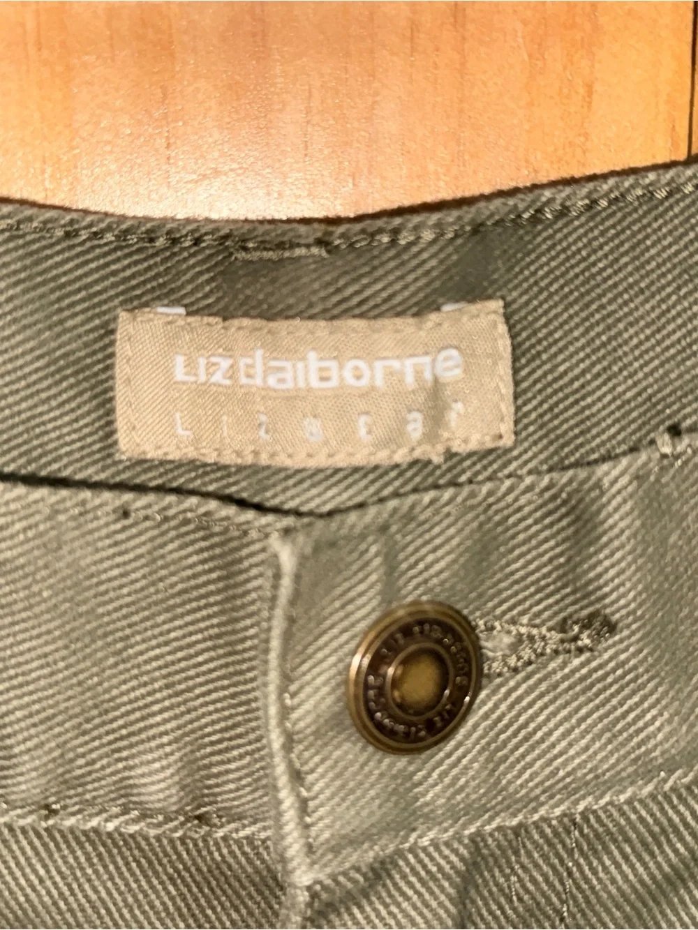 NWT Liz Claiborne Lizwear Women’s Olive Relaxed Fit Twill Jeans-8S